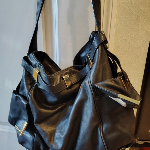 MICHAEL KORS Black Smooth Leather Hobo Shoulder Bag w/ Gold Hardware - Picture 6 of 11